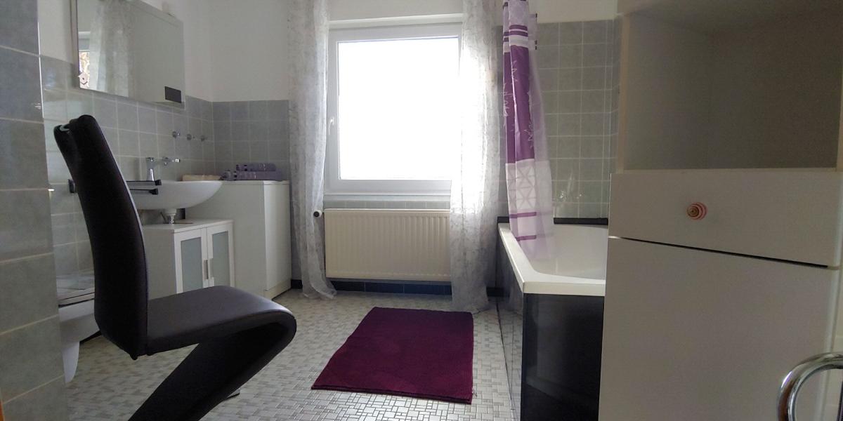 großes Badezimmer